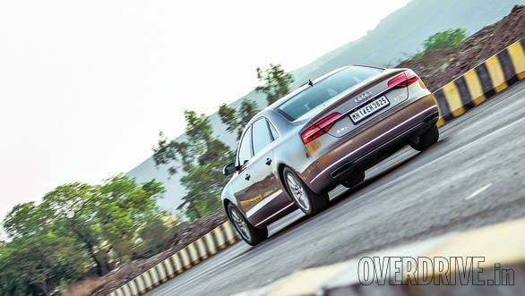 S-Class vs A8L (1)