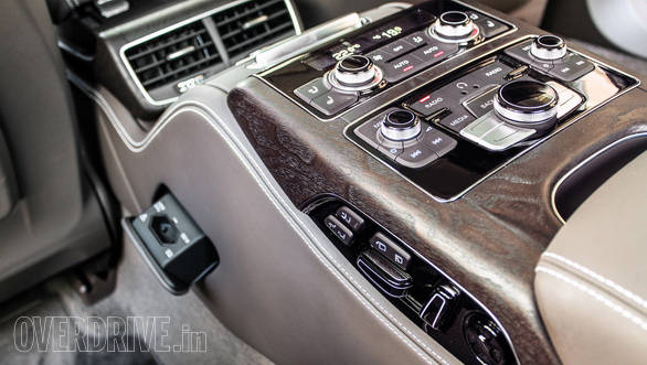 S-Class vs A8L (5)