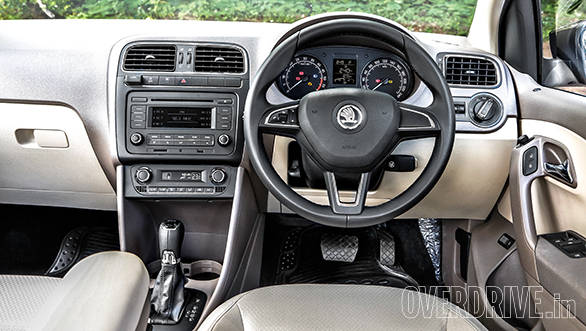 2015 Skoda Rapid (2)