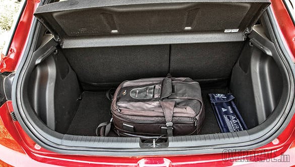 2014 Hyundai Elite i20 comparo (8)