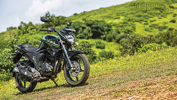 Suzuki Gixxer comparo (12)
