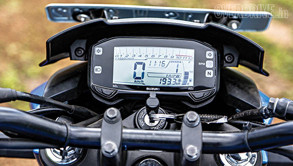 Suzuki Gixxer comparo (18)