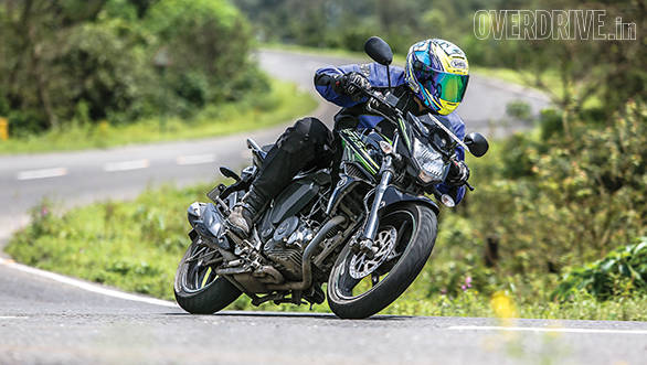Suzuki Gixxer comparo (2)