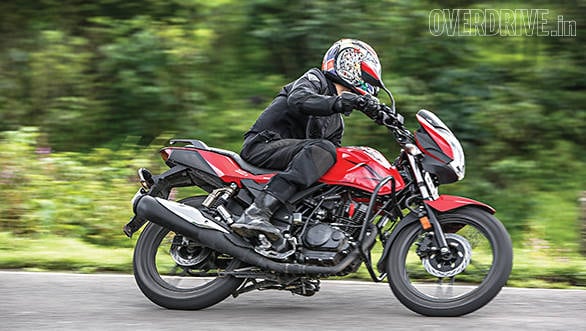 Suzuki Gixxer comparo (5)