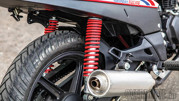 Riding the tuned Hero Karizma R from Fortpoint Racing Tuned Karizma R (2)