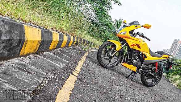 Riding the tuned Hero Karizma R from Fortpoint Racing Tuned Karizma R (4)