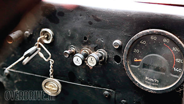 qmarri247-250_Page_2_Image_0004