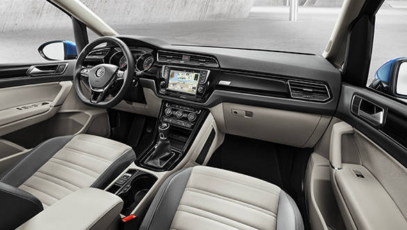 VW_Touran_INT_001 (1)