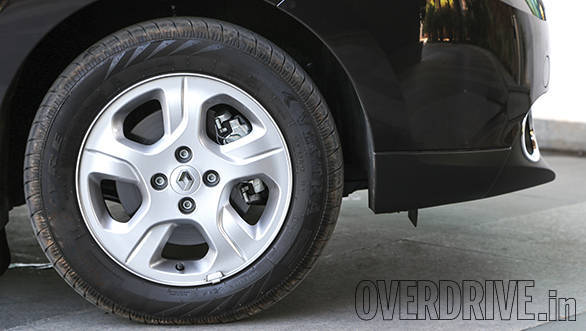 15-inch wheels on the Lodgy could've looked better