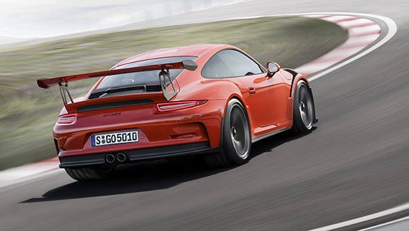 The chassis of the 911 GT3 RS has been tuned for maximum driving dynamics and precision.
