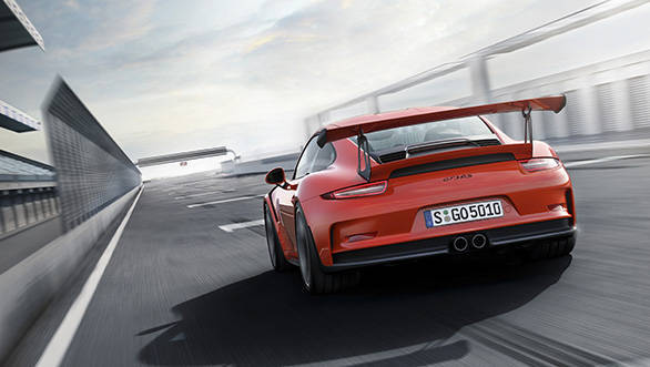 GT3 RS gets a large rear wing, reinforcing its dominant look.