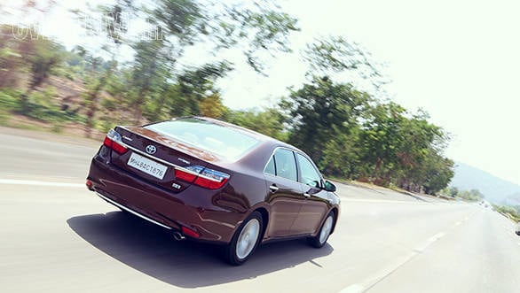 Toyota Camry Hybrid 2015 (1)