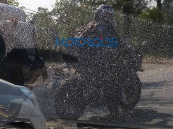 Spied: Yamaha YZF-R3 caught testing in India 2015-Yamaha-YZF-R3-India-Testing