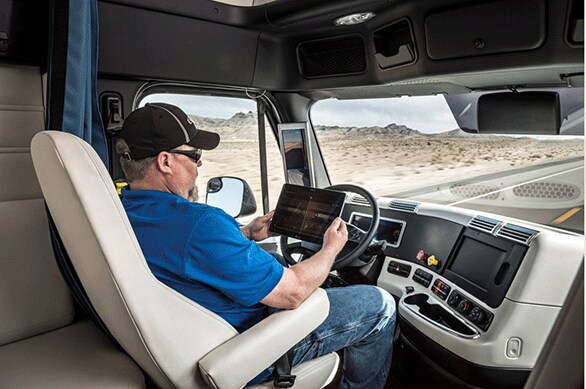 First self-driving semi-automatic truck from Daimler driven on a public road in the US Freightliner Inspiration Truck Daimler (2)