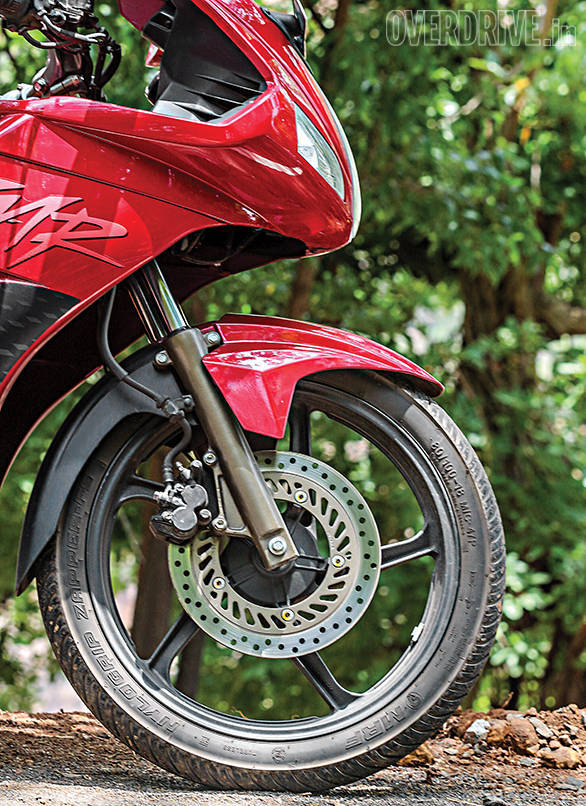 Bajaj Pulsar AS 200 vs Hero Karizma ZMR (3)