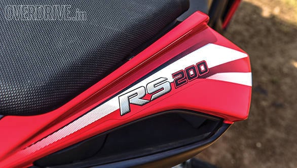 But look at these neat hand holds for the pillion