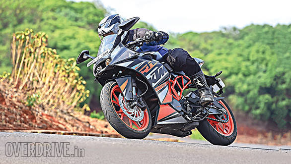 KTM RC200 vs Yamaha R15 vs Bajaj Pulsar RS200 (5)
