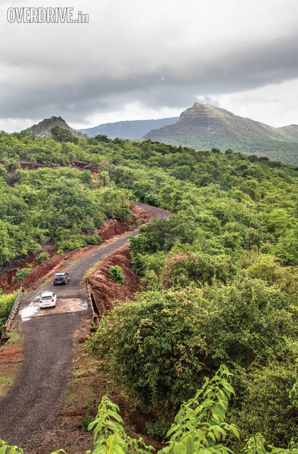 The Volkswagen Polo GT twins at the Shivneri Fort in Maharashtra Volkswagen Polo advertorial (12)