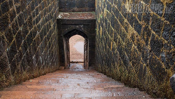 The Volkswagen Polo GT twins at the Shivneri Fort in Maharashtra Volkswagen Polo advertorial (13)