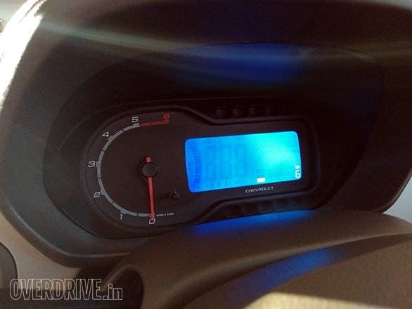 The instrument cluster is fully digital like in the Beat and Sail