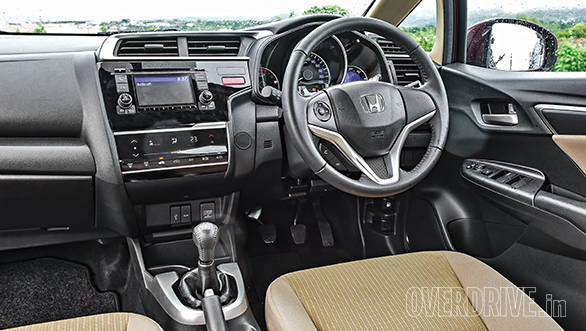 Hyundai Elite i20 vs Honda Jazz (3)