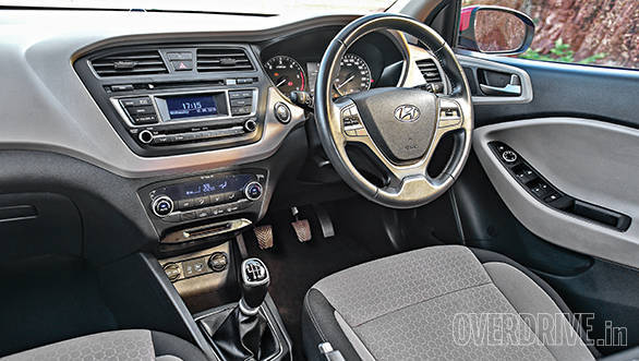 Hyundai Elite i20 vs Honda Jazz (4)