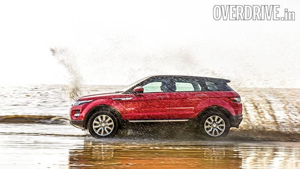 Range Rover evoque vs Audi Q5 vs BMW X3 (3)
