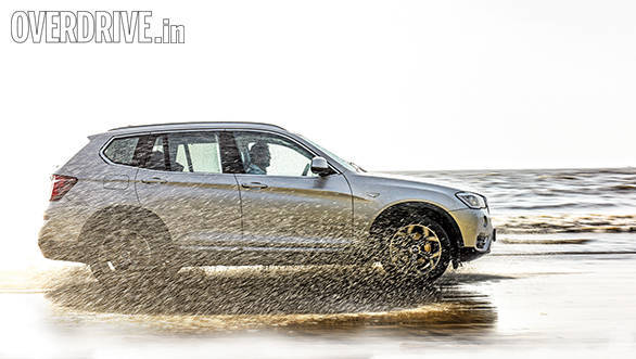 Range Rover evoque vs Audi Q5 vs BMW X3 (5)