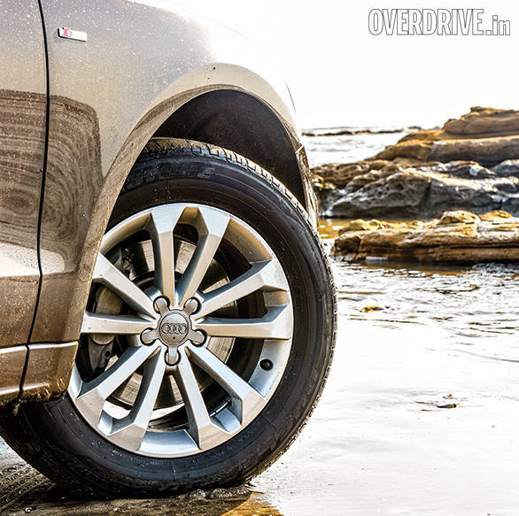 Range Rover evoque vs Audi Q5 vs BMW X3 (8)