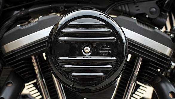 Image gallery: 2016 Harley-Davidson Iron 883 2016 Harley Davidson 883 (17)