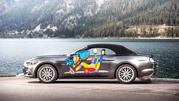 Ford Mustang knee airbag