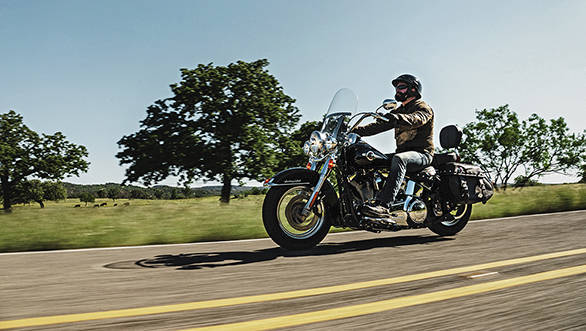 Image gallery: 2016 Harley-Davidson Heritage Softail Classic MY16 Lit Book Outtakes