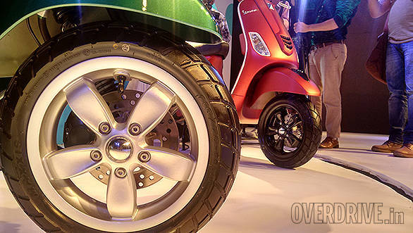 Vespa India launches new 150cc scooters starting at Rs 84,641 2015 Vespa (3)
