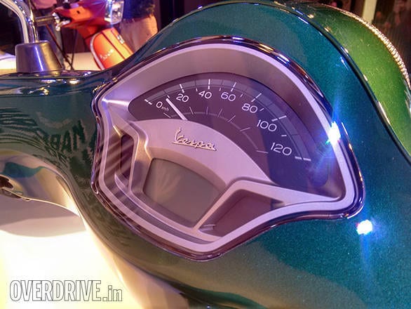 Vespa India launches new 150cc scooters starting at Rs 84,641 2015 Vespa (4)