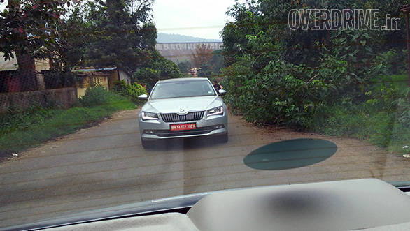 2016 Skoda Superb spied (3)