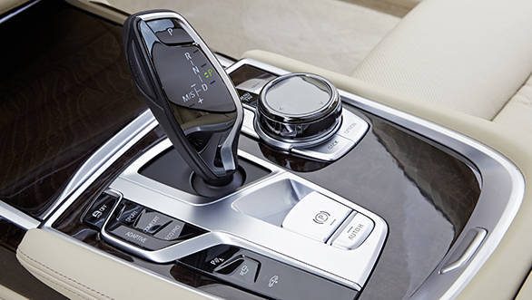 BMW 7-Series  (18)