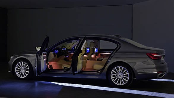 BMW 7-Series  (9)