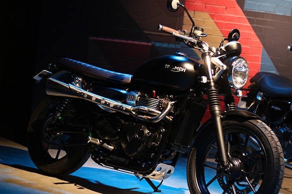 This, the Scrambler Inspiration kit gets a brushed high-level Vance & Hines exhaust system (off-road use only), Brown ribbed bench seat and compact LED indicators