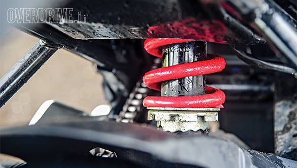 The Gixxer might not get a rear disc brake, but everything else is brilliant