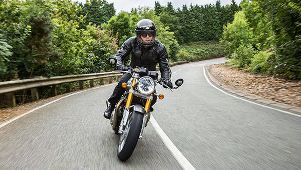 Triumph Thruxton and ThruxtonR (3)