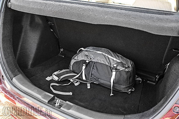 Maruti Suzuki Baleno vs Honda Jazz vs Hyundai Elite i20 (10)