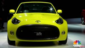 Toyota SF-R concept and 2016 Prius - Tokyo Motor Show 2015 - Video