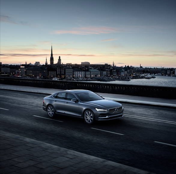 Preview: Volvo S90, Volvos luxury sedan applecart upsetter? Location Front Quarter Volvo S90 Osmium Grey