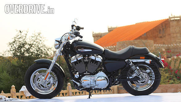 The discs are bigger for this model year and the front forks on the Harley-Davidson 1200 Custom are now cartridge units. Rear suspension gets preload adjustment and the preload tool is now standard in the tool kit 