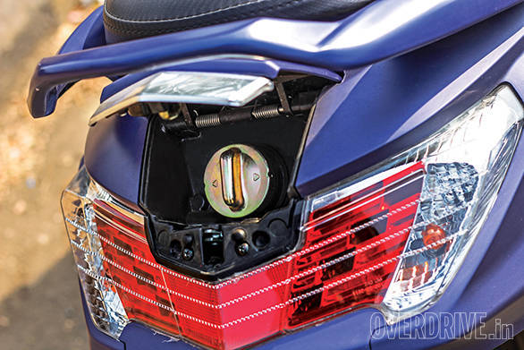 The Maestro Edge also has an external fuel filler cap but it is covered and can be opened from the ignition key slot which is convenient