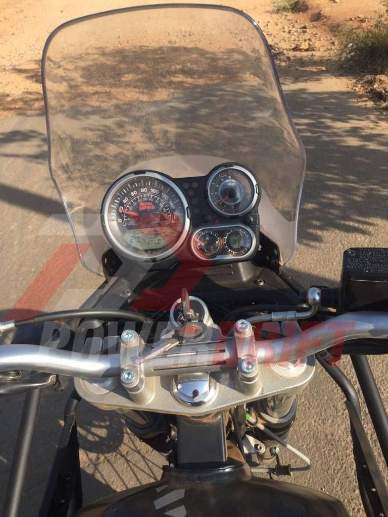 Royal-Enfield-Himalayan-instrument-panel-768x1024 (1)