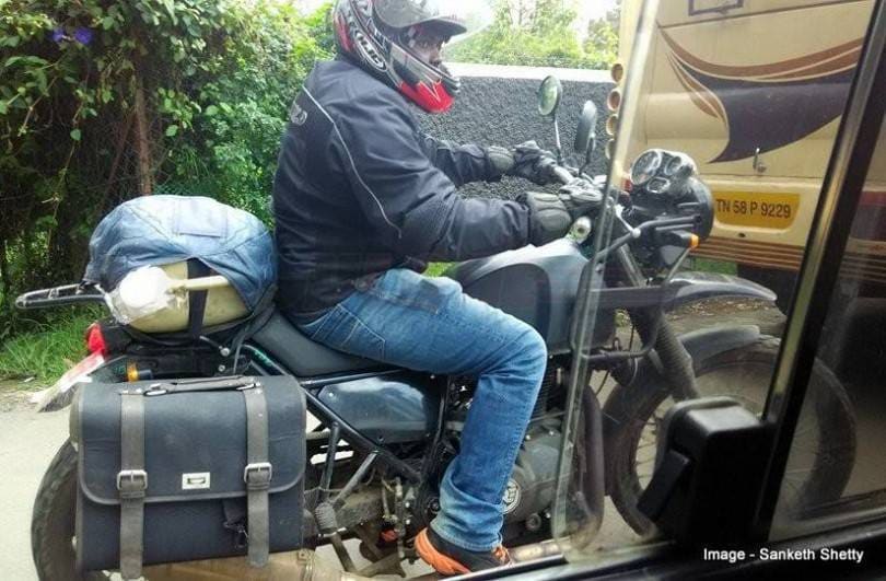 Royal-Enfield-Himalayan-with-accessories-spotted-810x531