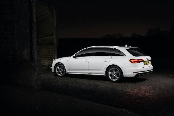 Audi begins deliveries of the new A4 Avant in the UK A4 Avant NW 3-586x391