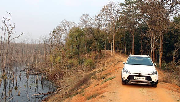 Driving on the dirt tracks in Barnawapara was enjoyable
