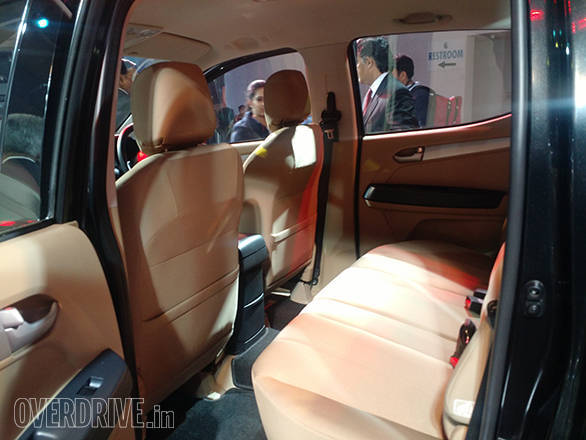 Isuzu D-Max V-Cross (11)